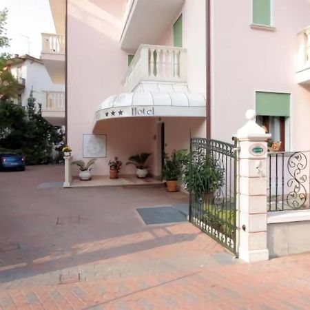 Nice Hotel Местре Экстерьер фото