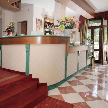 Nice Hotel Местре Экстерьер фото