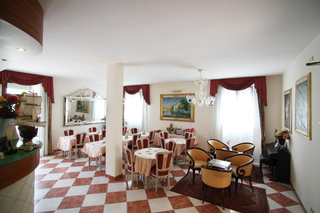 Nice Hotel Местре Экстерьер фото