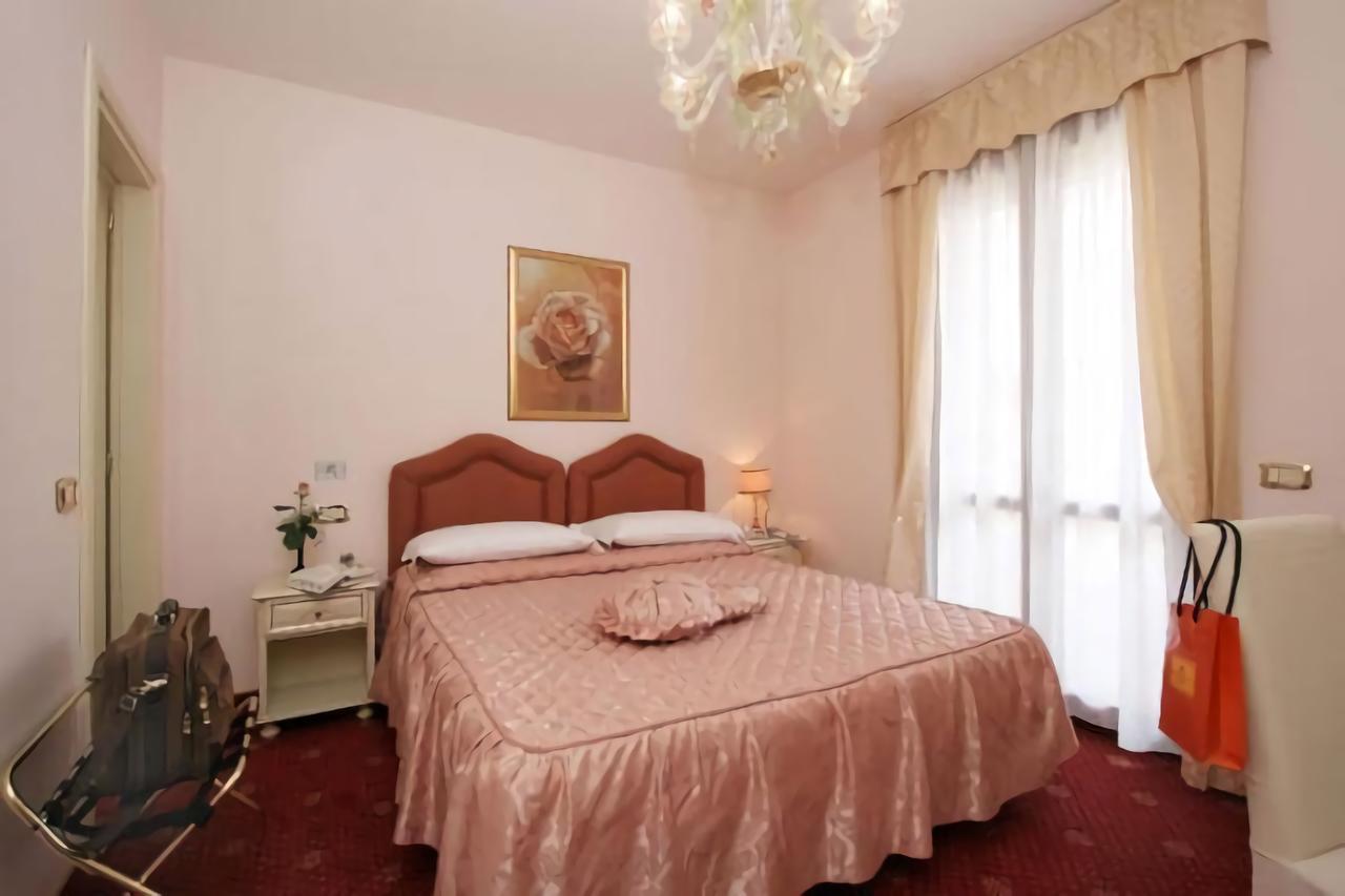 Nice Hotel Местре Экстерьер фото